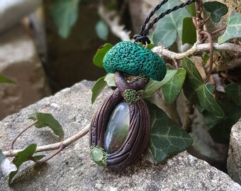 Moss tree: Woodland tree of life pendant set with a moss agate cabochon