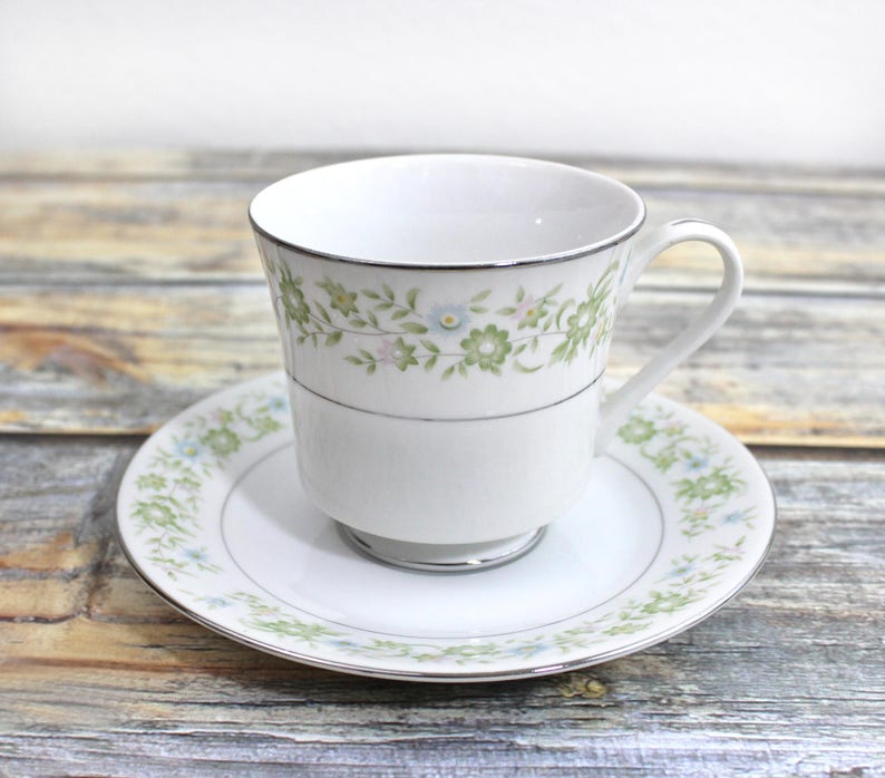 Royal Wentworth Pauline Discontinued China Fine China Dinnerware Dinner Plate Sets Vintage Dinner Plates Vintage China Patterns