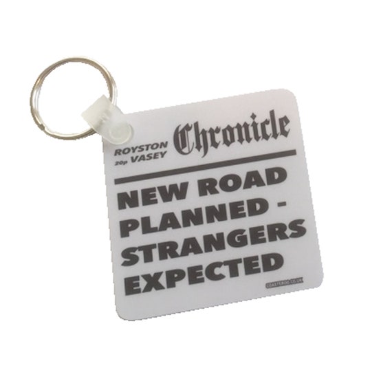 LEAGUE of GENTLEMEN - Key Fob - "Strangers Expected" - Plastic / Double Sided / Gloss Finish - Original unofficial TV themed design