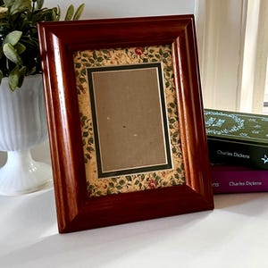 Vintage Wood Picture Frame with Floral Matte, 5x7