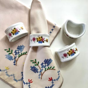 Set of 4 Vintage Ceramic Floral Napkin Rings