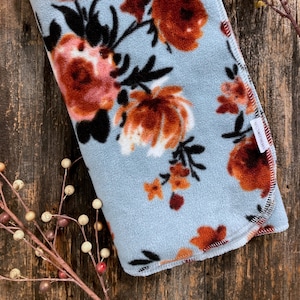 Coperta per bebè in pile floreale-Baby Shower-Nursery-Girl-Crib Blanket-Car Seat Blanket-Play Mat-Flowers-Vintage