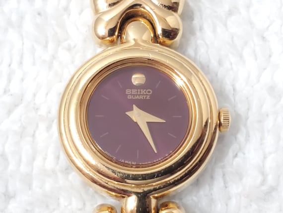 Vintage Seiko Ladies Dress Quartz Watch Burgundy Museum Dial  display picture 3