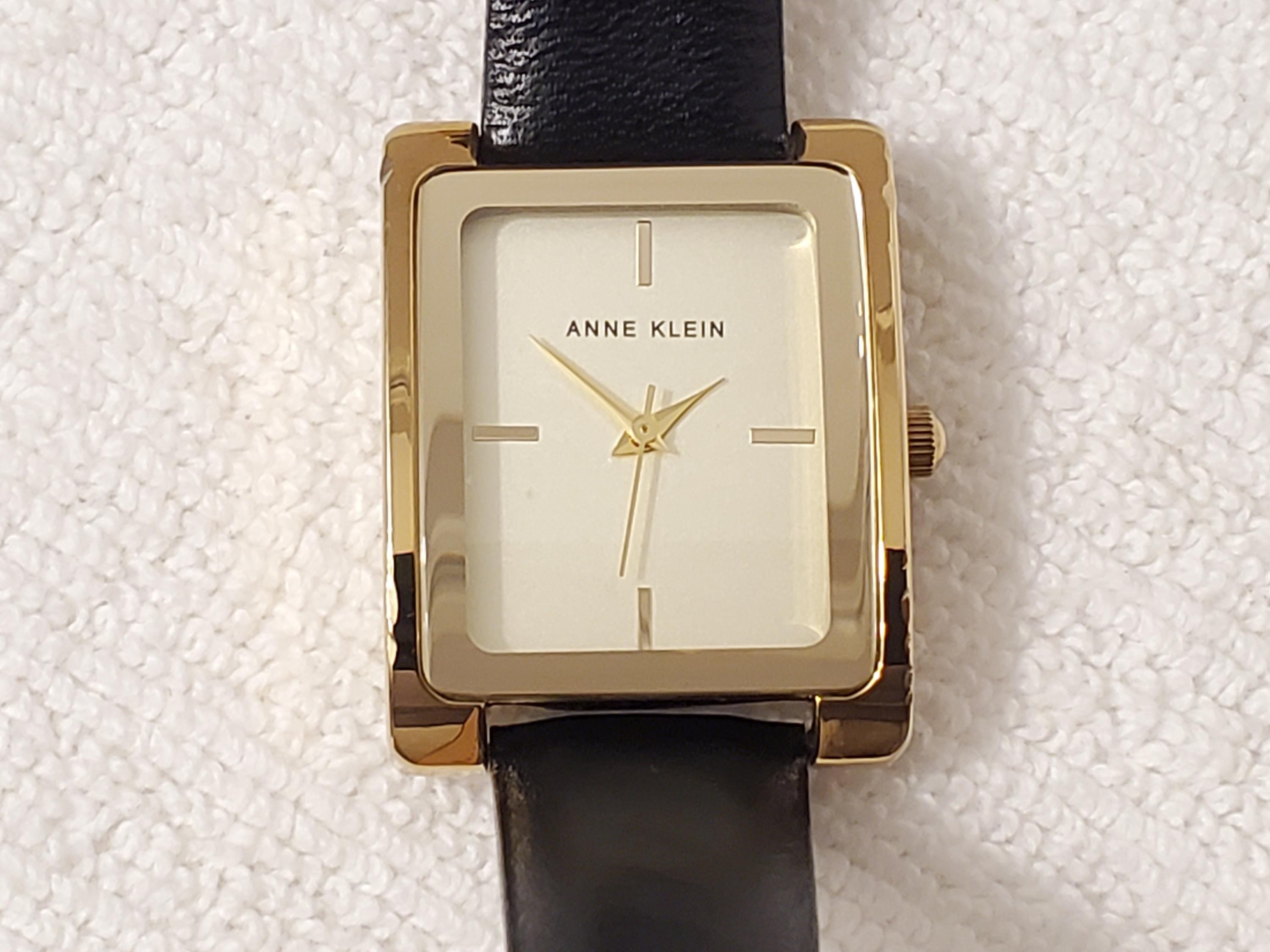 Vintage Anne Klein Women display picture 1