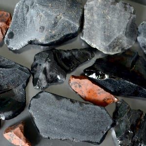 Utah Obsidian Mix – 1lb 5oz Raw Black & Mahogany Obsidian Rough for Knapping