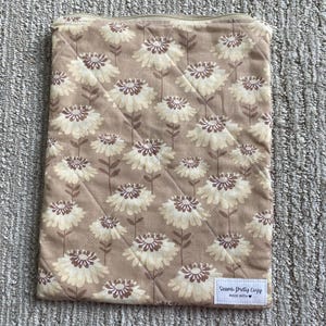 Tan floral protective book sleeve, zipper book sleeve, zipper book pouch, book lover gift, bookish gift, Mothers Day gift, book accessory