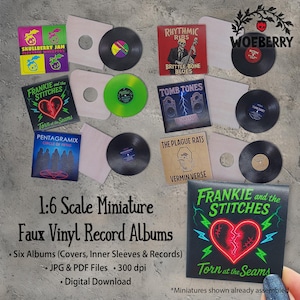 Könnte beinhalten: Eine Sammlung von sechs Miniatur-Vinyl-Schallplatten-Alben, einschließlich Hüllen, Innenhüllen und Schallplatten. Die Albumcover zeigen verschiedene Designs und Texte, wie "Frankie and the Stitches" und "Rhythmic Ribs". Die Schallplatten sind schwarz und grün.