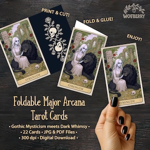 Könnte beinhalten: Faltbare Tarotkarten der Großen Arkana mit gotischen Bildern. Die Karten zeigen eine Frau und einen Löwen, mit dem Wort "STRENGTH" unten. Das Bild enthält den Text "PRINT & CUT!", "FOLD & GLUE!" und "ENJOY!"