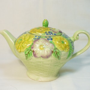 vintage green floral majolica teapot - hand painted - Warwick England - 3 to 4 cup size - # HS-TP-11