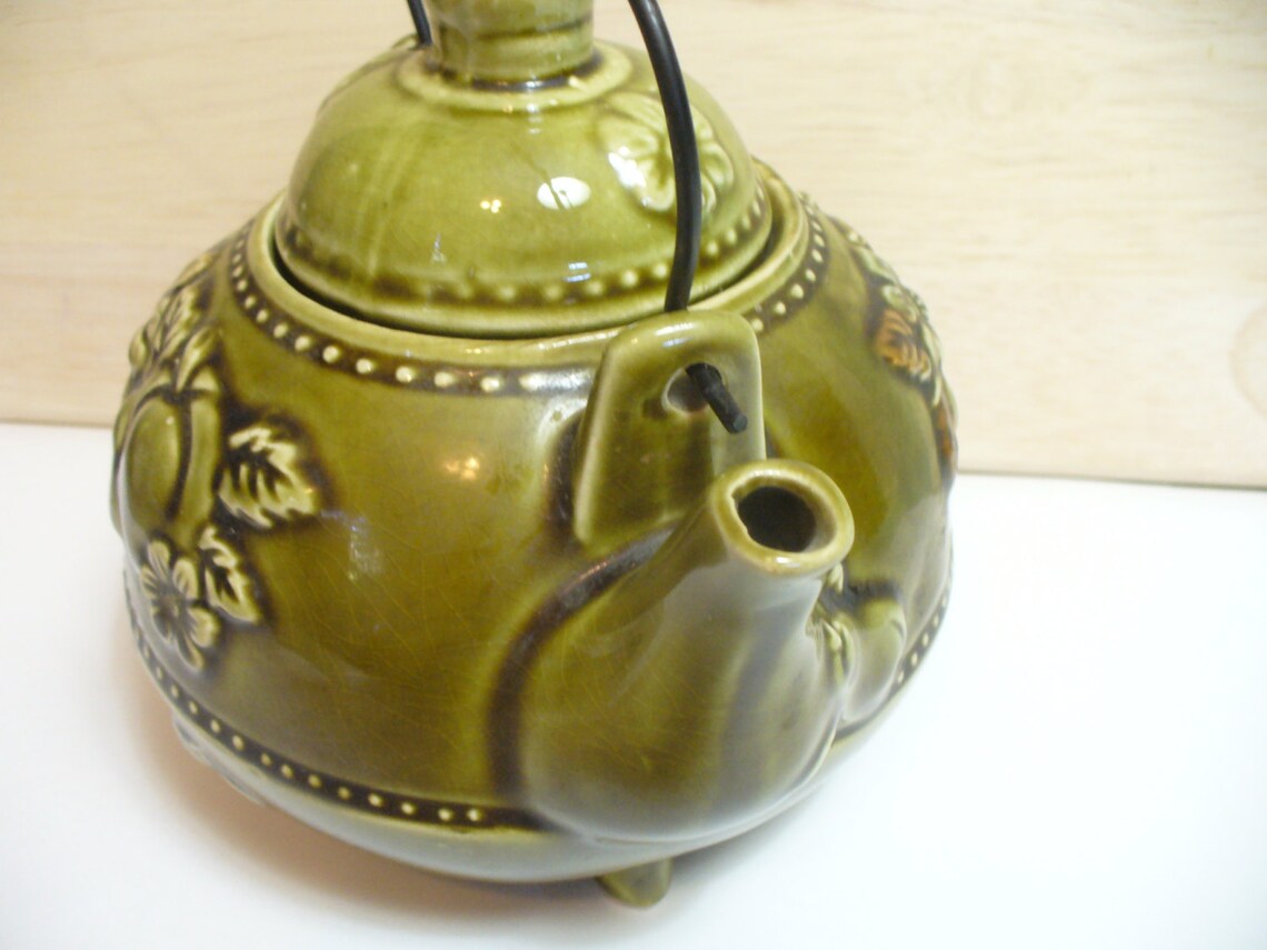 Vintage Green Japanese Teapot 1970's Fruit With Majolica Glaze 45 Cup