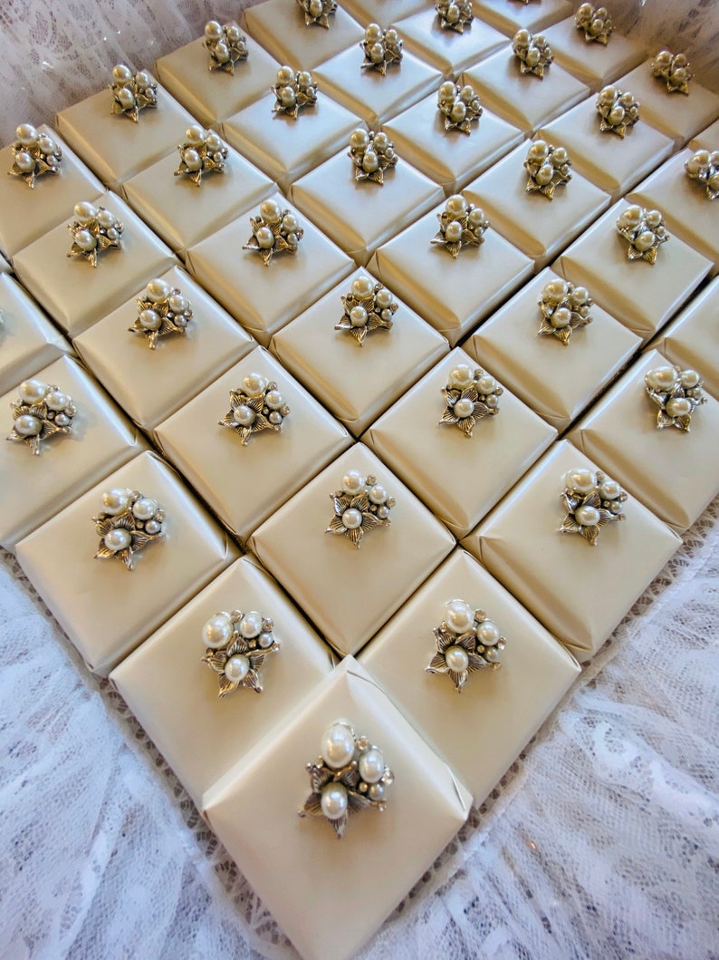 wedding chocolate Pearl and silver wedding favors chocolate favors decorated chocolate