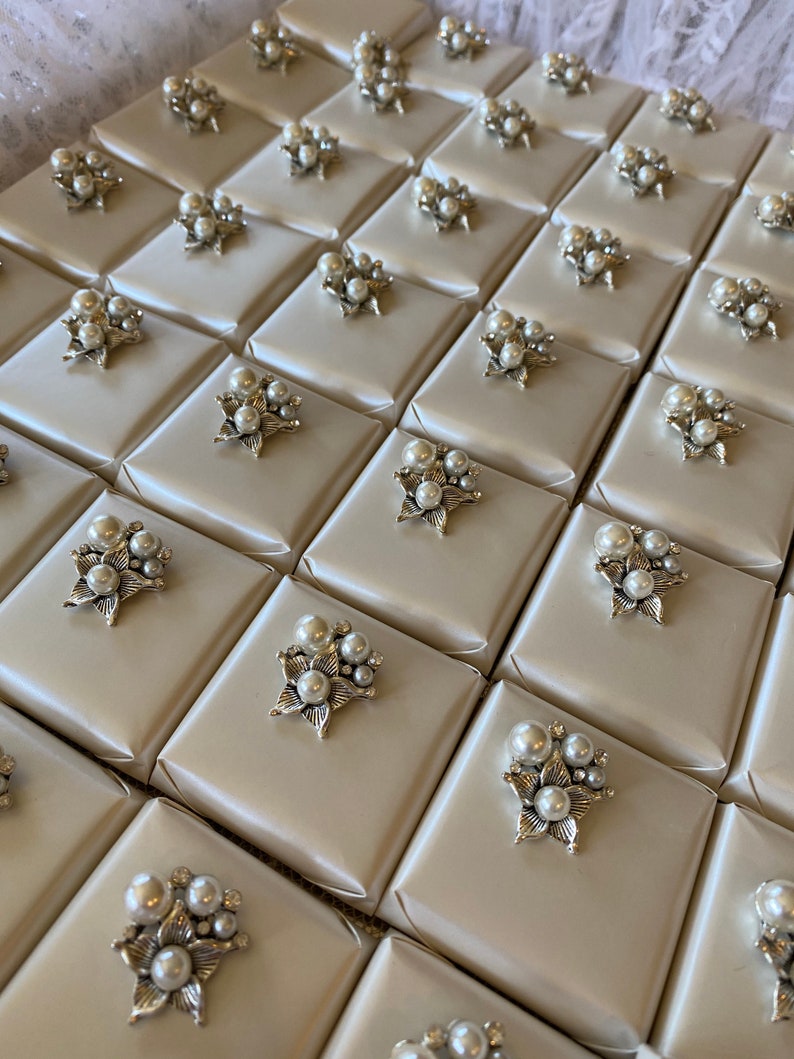 wedding chocolate Pearl and silver wedding favors chocolate favors decorated chocolate