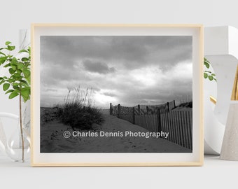 Foto en blanco y negro, fotografía de playa, impresión descargable, impresión de nubes oceánicas, foto de película, foto de la costa de Carolina, fotografía de bellas artes