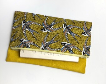 Pochette housse livre jaune oiseaux idéale pour protéger des livres magazines documents importants.