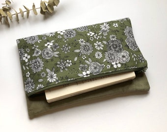 Pochette livre imprimé fleuri kaki  housse pour livre de poche, livre broché ou porte documents