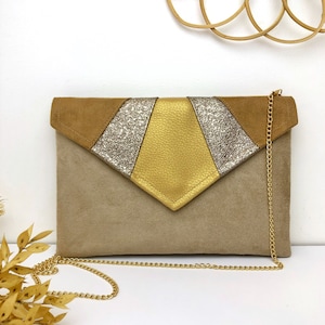 Sac à main pochette beige camel et doré avec chaîne de sac, bandoulière ou dragonne