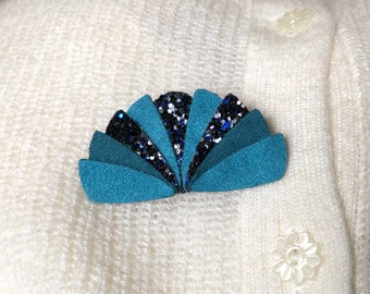 Blaue und paillettenbesetzte Damenbrosche, perfekt als Accessoire für Pullover, Mantel, Bluse, Geschenk für Frauen