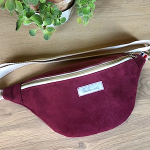 Sac banane en suédine effet daim rouge bordeaux cadeau femme mère sœur 50 couleurs au choix