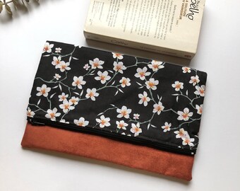 Brown and black cover pouch perfect for protecting your belongings or your paperbacks and paperbacks