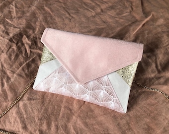 Powder pink pouch golden beige ideal for a wedding or an evening