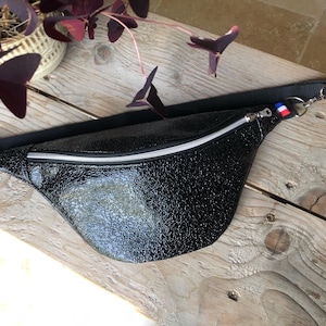 Sac banane effet cuir noir brillant sac banane compact simili cuir noir