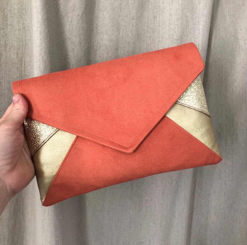 Pochette in terracotta e oro per un matrimonio o una serata immagine 4