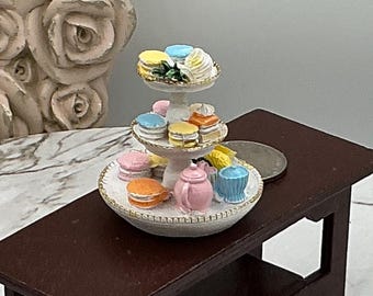 Puesto de té de macarrones en miniatura para casa de muñecas, escala 1:12