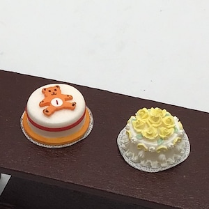 Miniature Birthday Cake I Miniature Doll Cake I Miniature Dollhouse Food I 1:12 Scale Dollhouse Accessories