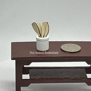 Miniatur Küchenwaage Mit Holz-Löffeln Im Maßstab 1:12 - Perfekt Für Puppenhäuser