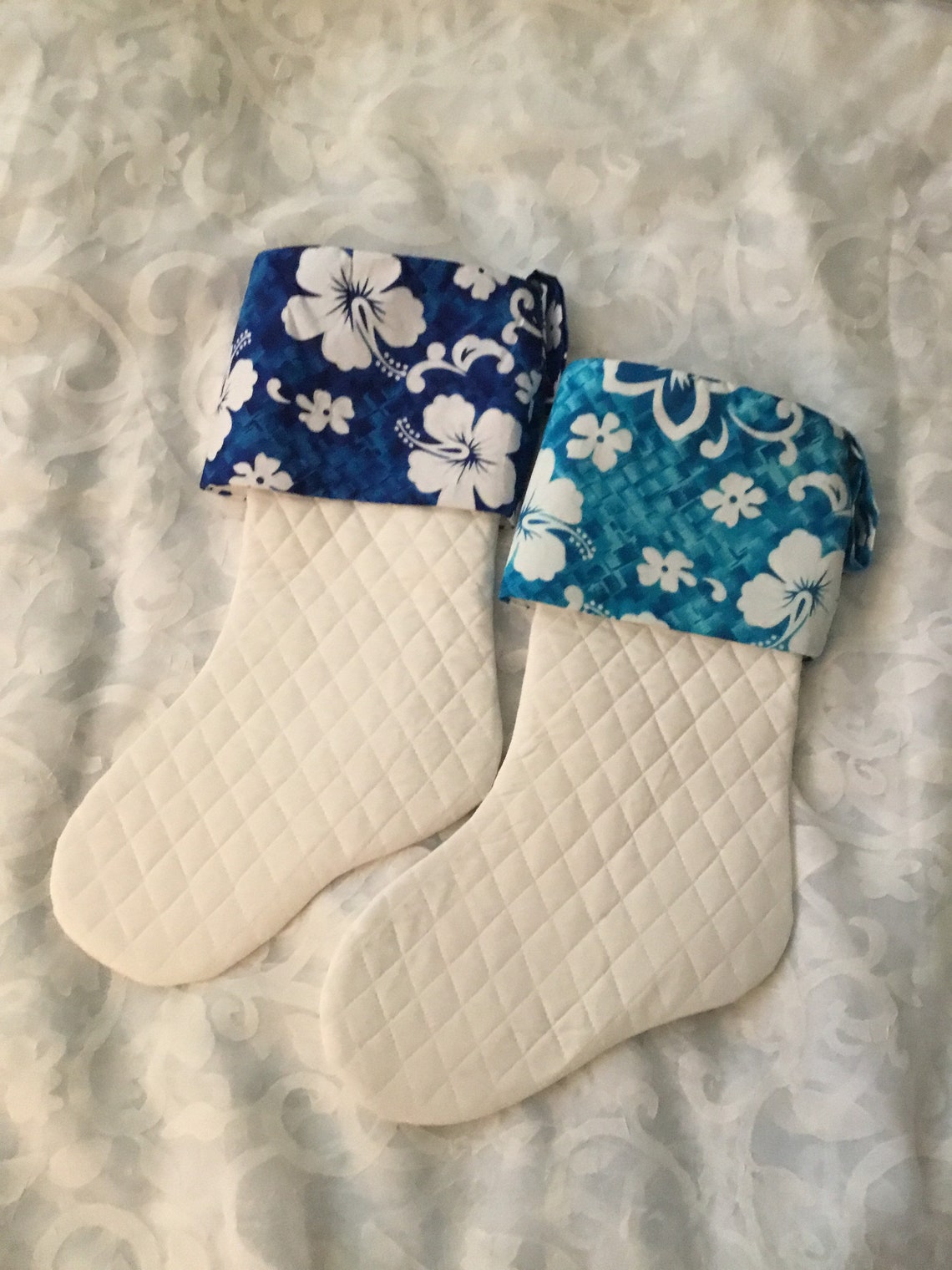 Navidad costera Medias de Navidad acolchadas con Hibiscus | Etsy