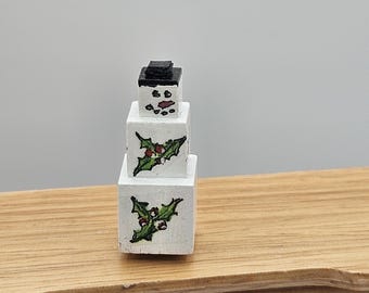 Miniature Christmas Stacked Snowman Decoration I Dollhouse Miniature Outdoor Snowman I Miniature Christmas Decor I 1:12 Scale