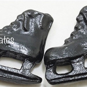 Miniature Ice Skates I Black Ice Skates I Miniature Winter Accessories I Miniature Winter Sports  I 1:12 Scale Dollhouse Accessories