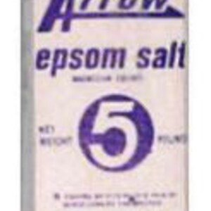 Miniatyr toalettartiklar till dockskåpet I Miniatyrmunskölj med väteperoxid och ibuprofen I Miniatyrvårdsprodukter I Nödvändigheter i skala 1:12 Epsom Salt