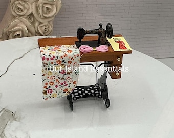 Miniature Sewing Machine I Miniature Sewing Supplies I Miniature Sewing Machine I Miniature Tailor I 1:12 Scale Doll Accessories
