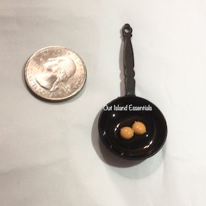 Dollhouse Black Frying Pan With Eggs I Miniature Doll Fryer I Miniature Dollhouse Cooking Pans I 1:12 Scale Dollhouse Kitchen Accessories