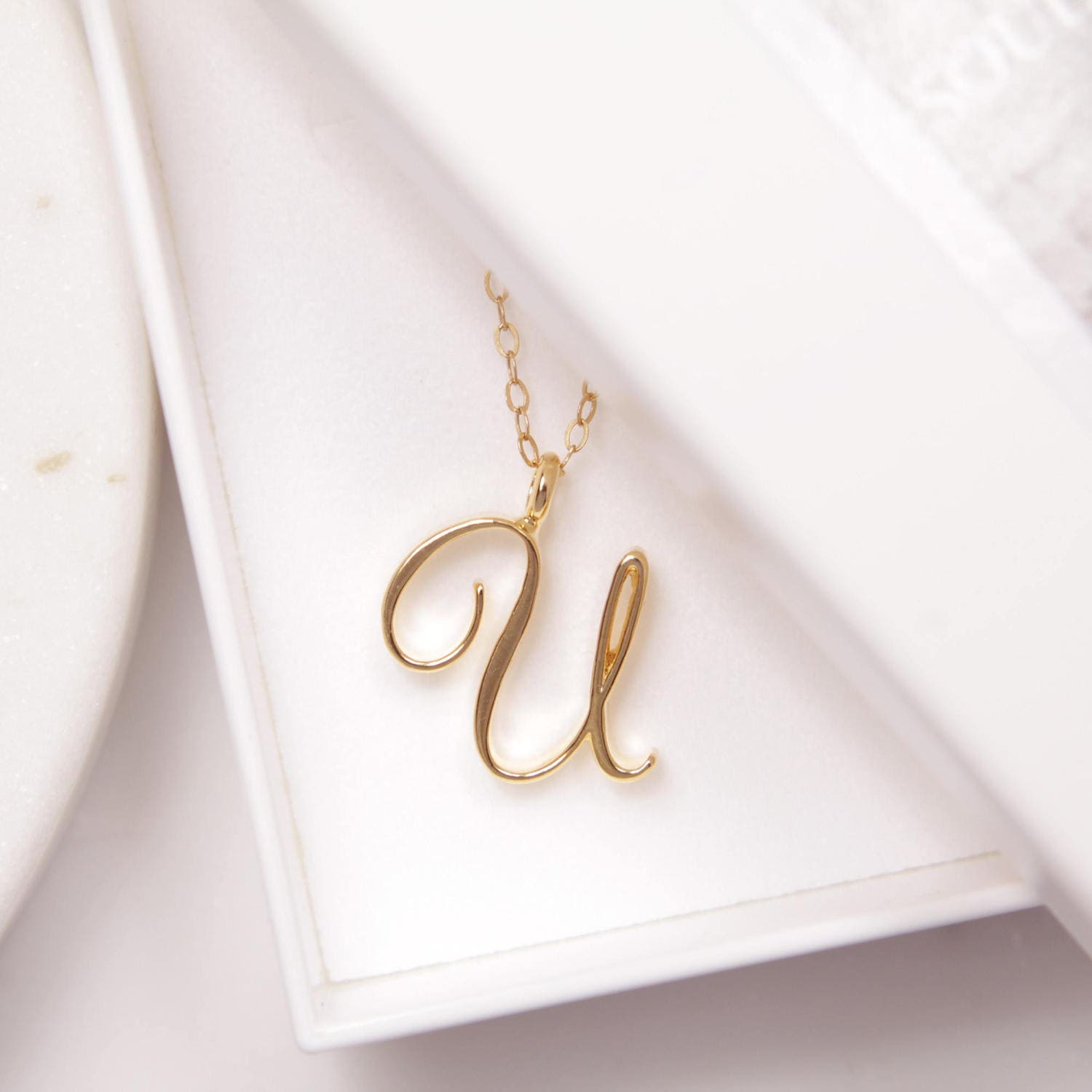 U letter sales pendant