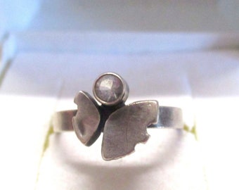 Modernist silver ring Finland rock crystal leaf shape 50-53 15.9 - 16.8 mm adjustable hallmarked 925 FINLAND + CB