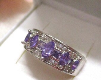 Sparkling wide silver ring with small white and purple zirconia crystal stones, size 54 17 mm