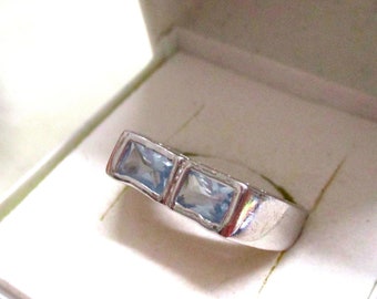 Modern designed silver ring with light blue zirconia size 55 17.5 mm blue stone ladies ring silver