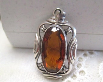 Small, fine Art Deco pendant with orange colored stone 835 + master's mark silver pendant 2.0 x 1.5 cm