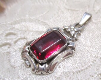 Beautiful small Art Deco pendant with red colored stone 835 silver tested antique pendant 2.7 x 1.2 cm