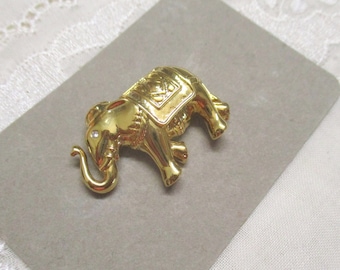 Unusual vintage designer brooch elephant cabouchon hard gold plated High quality designer costume jewelry