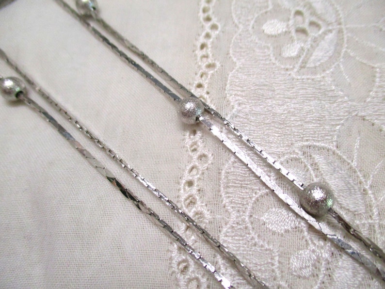 No 11 Flapper Long vintage silver necklace with pearls / rhodium-plated silver beads 86 cm 70s image 4