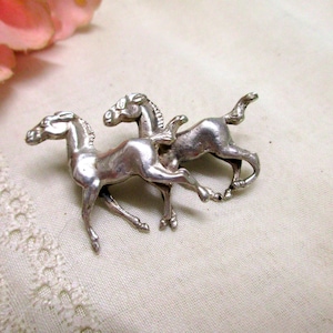 Zauberhafte Pferdebrosche Vintage Sterling Silber Pferde Brosche  Brosche Silber 4,6 x 2,9 cm Silberbrosche Brosche Geschenk