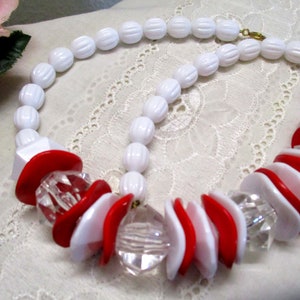 Jewelry set vintage red white 80s plastic necklace set ear clips bracelet 80s image 3