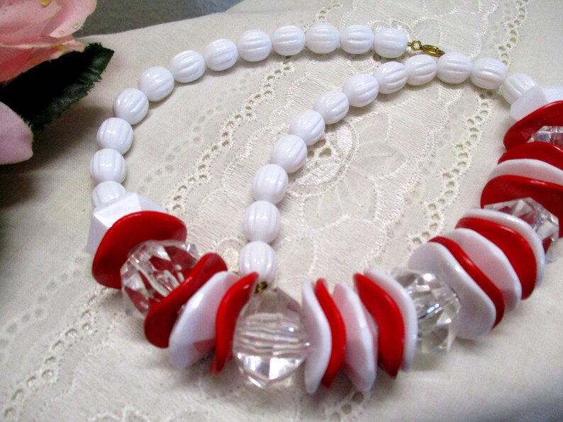 Jewelry set vintage red white 80s plastic necklace set ear clips bracelet 80s image 3