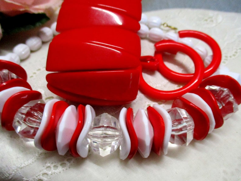 Jewelry set vintage red white 80s plastic necklace set ear clips bracelet 80s image 2