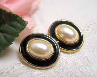Oval ear clips cabouchon faux pearl enamelled black gold designer jewelry