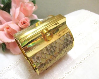 Opulent high quality Kara Ross cuff snakeskin honeycomb pattern gold plated designer jewelry high end cuff