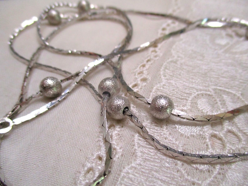 No 11 Flapper Long vintage silver necklace with pearls / rhodium-plated silver beads 86 cm 70s image 2